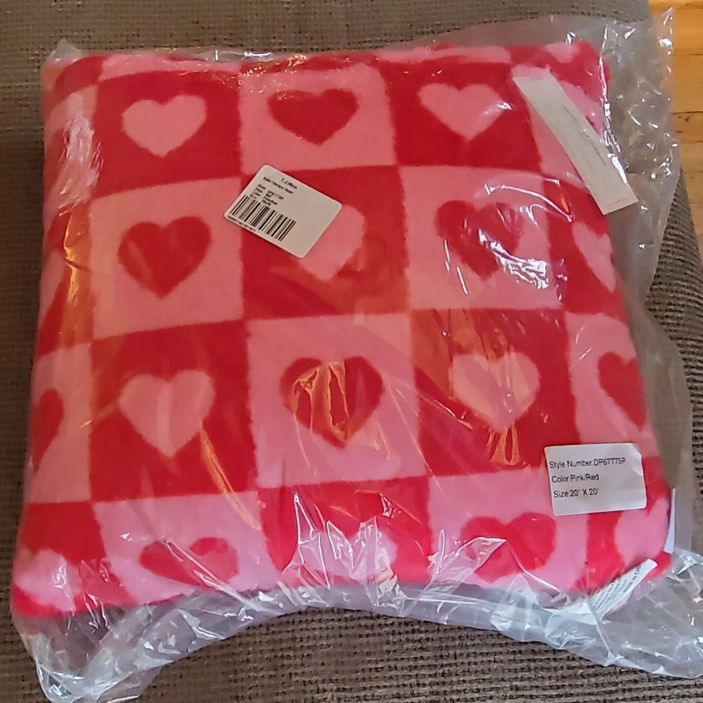 NWT cupcakes & cashmere Faux Fur Checkered Heart Pillow, 20